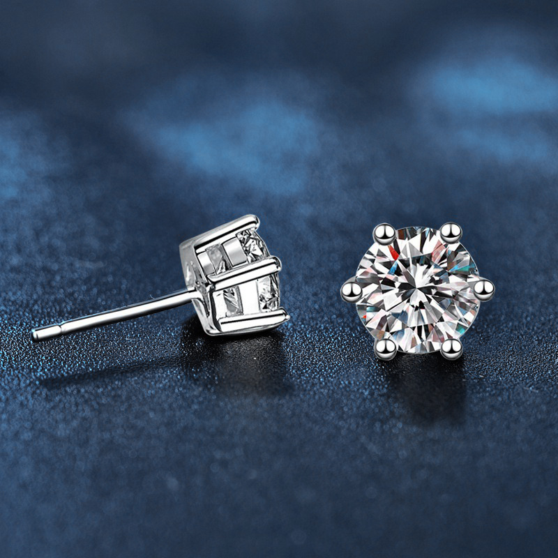 S925 Moissanite fashionable and stylish classic six-prong silver stud earrings