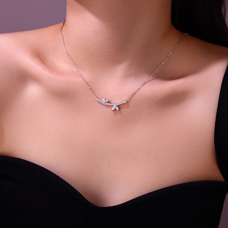 S925 Sterling Silver Smiley Bow Necklace Female Clavicle Chain Moissanite