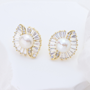 925 silver Elegant Pearl Stud Earrings with Zirconia – Vintage Gold Fan Shape Earrings for Women, Perfect for Wedding Party and Daily Wear
