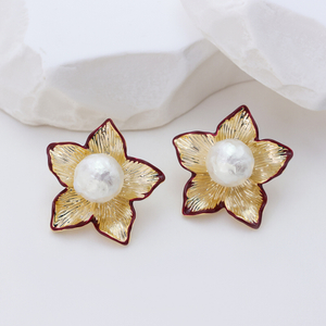 S925 Sterling Silver Gold Plated Flower Design Freshwater Pearl Stud Earrings for Women