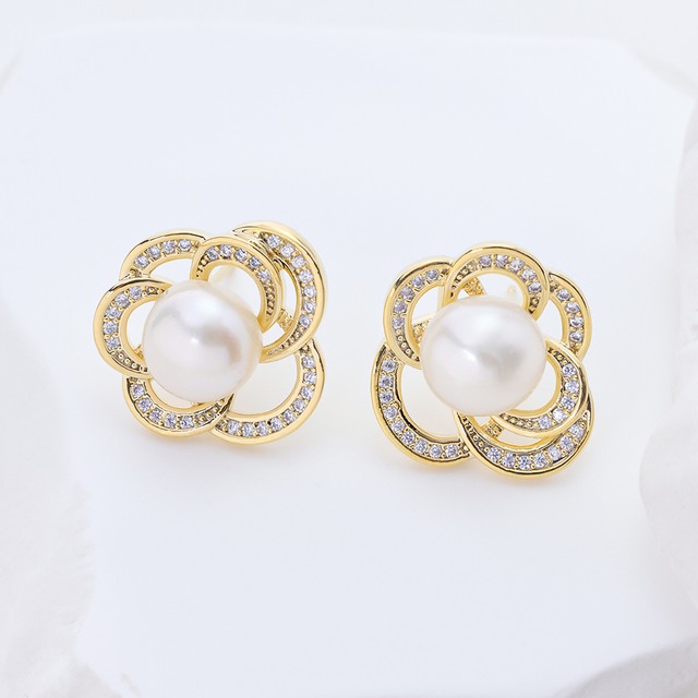 925 silver Elegant Flower Pearl Stud Earrings – Gold-Tone Four-Petal Design with Cubic Zirconia & Freshwater Pearl, Women’s Fashion Jewelry