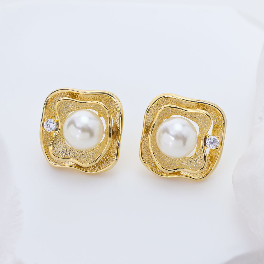 925 Sterling Silver Gold-Plated Shall Pearl Stud Earrings with 5A CZ Earrings