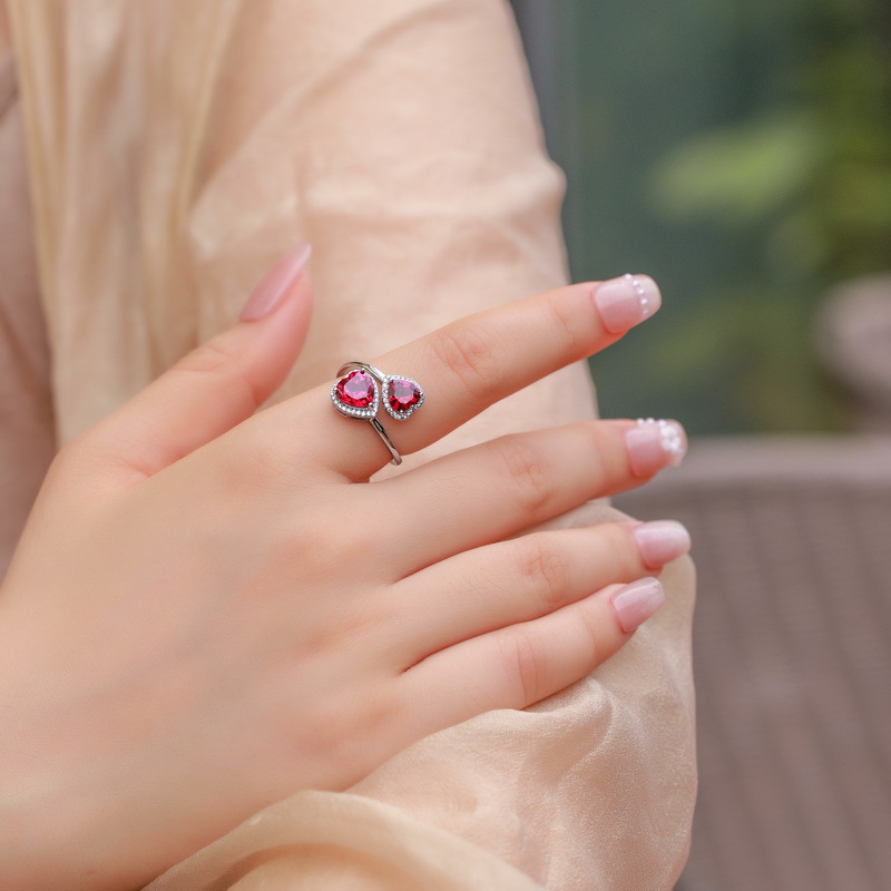 S925 silver ring with heart-shaped cultivated red gemstone opening