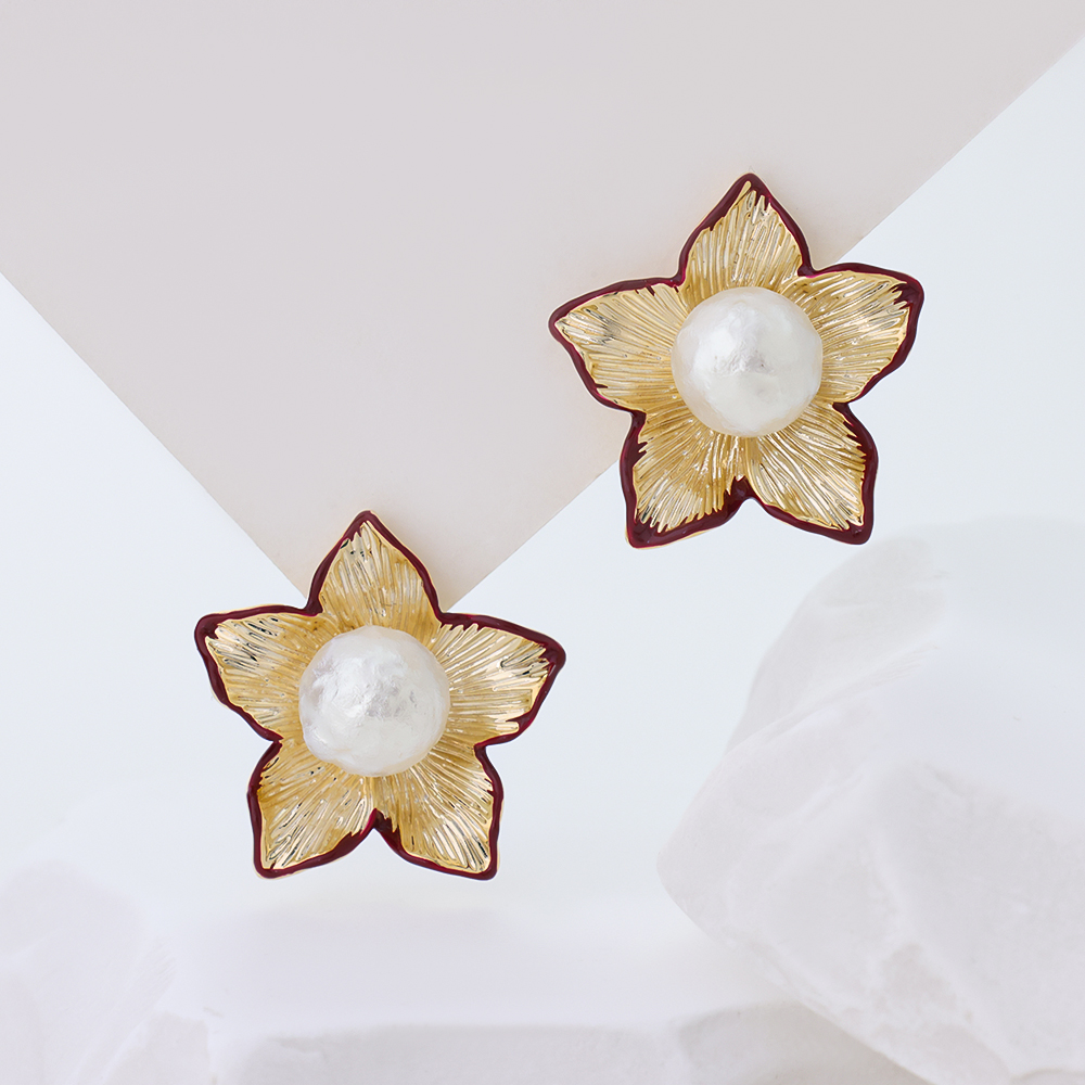S925 Sterling Silver Gold Plated Flower Design Freshwater Pearl Stud Earrings for Women