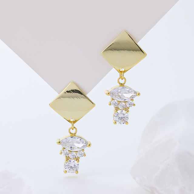 Luxury 925 Silver Needle Stud Earrings with Brilliant Round Cut Zircon Stones - Classic Four Prong Setting Sparkling Crystal Ear Jewelry for Party Wedding Daily Wear