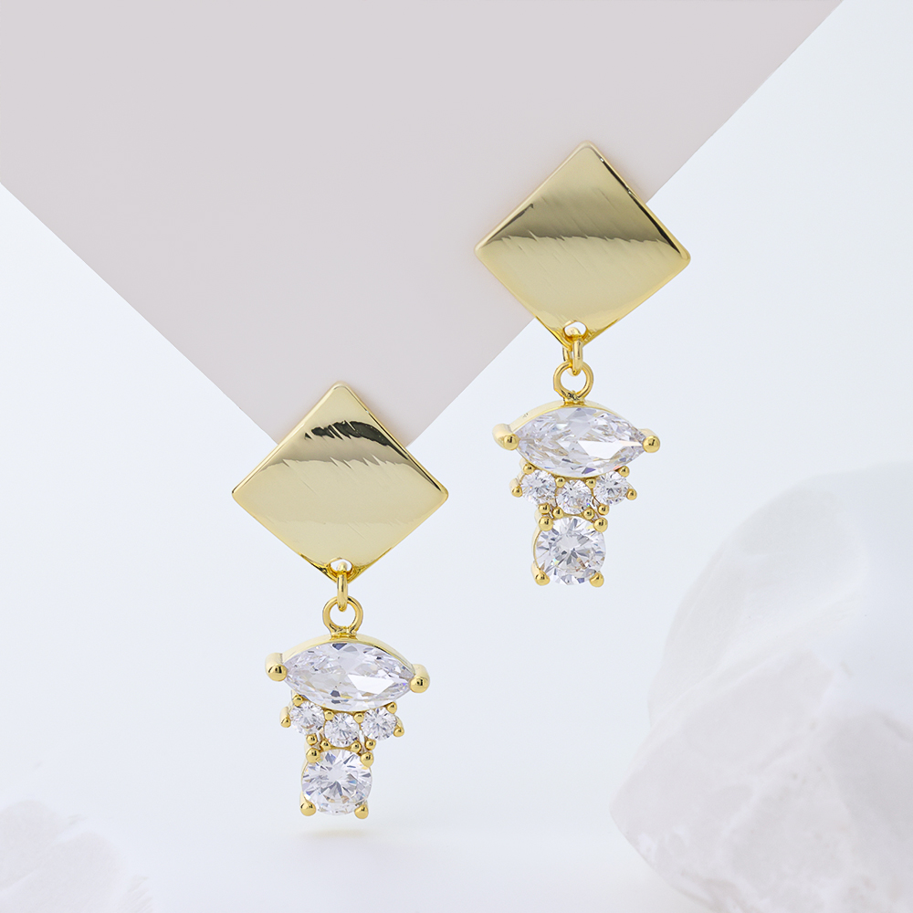 Luxury 925 Silver Needle Stud Earrings with Brilliant Round Cut Zircon Stones - Classic Four Prong Setting Sparkling Crystal Ear Jewelry for Party Wedding Daily Wear