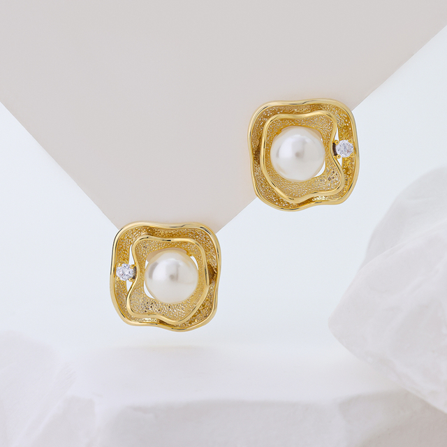 925 Sterling Silver Gold-Plated Shall Pearl Stud Earrings with 5A CZ Earrings