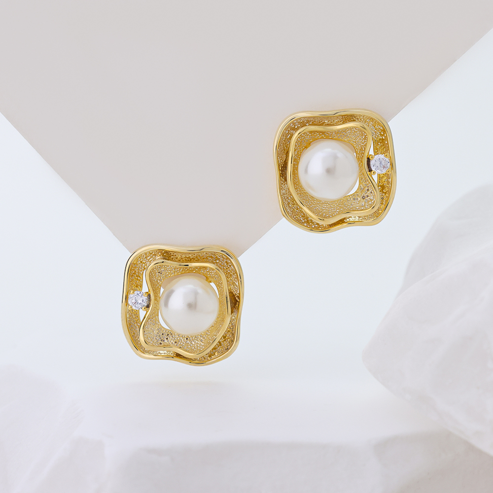 925 Sterling Silver Gold-Plated Shall Pearl Stud Earrings with 5A CZ Earrings