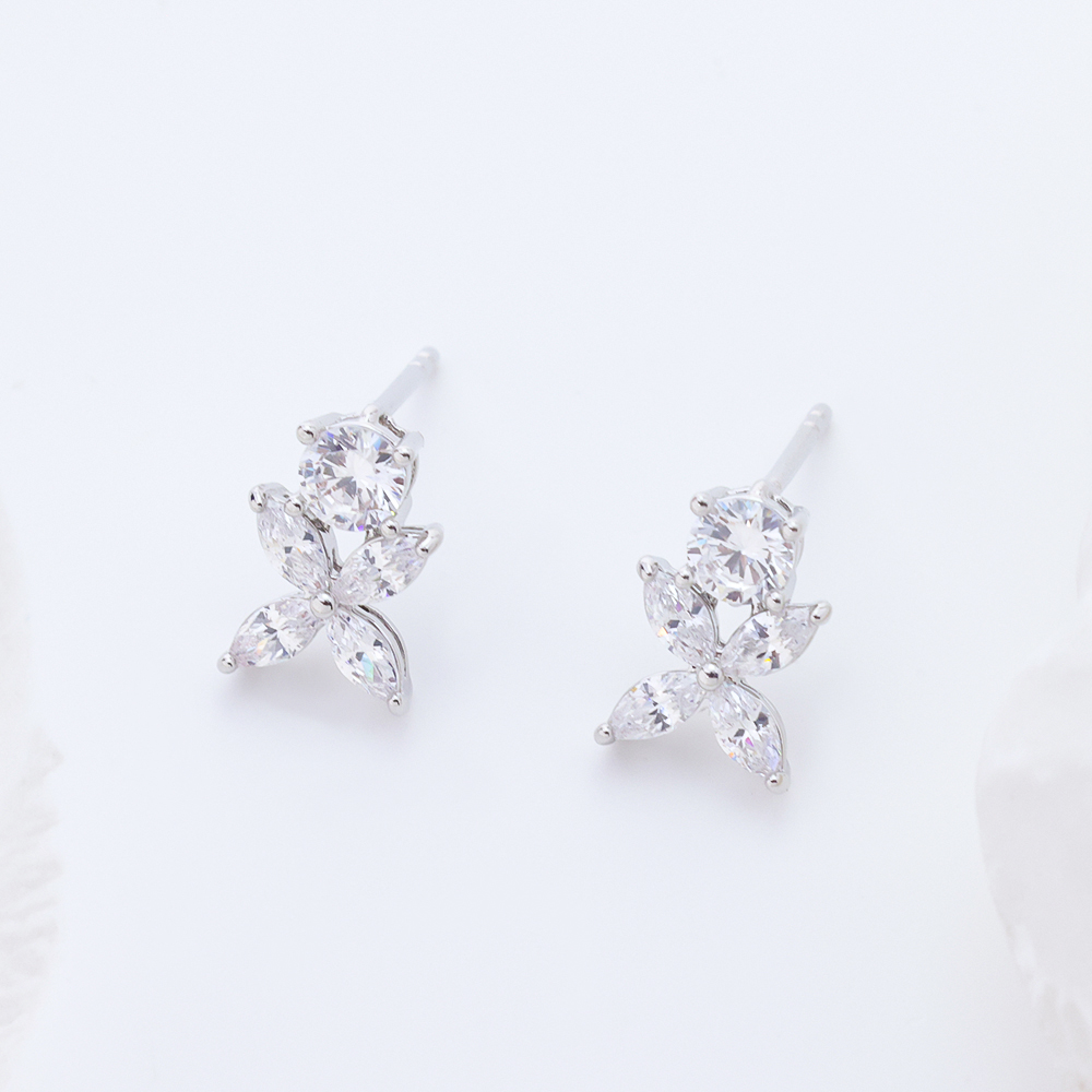 Elegant Floral CZ Stud Earrings for Women, Marquise Cut Crystal Flower Earrings with Round Center Stone, Minimalist Dainty Jewelry for Daily Wear & Wedding