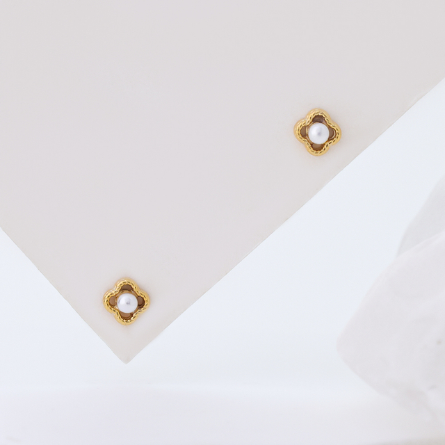 S925 Sterling Silver Four Leaf Clover Pearl Stud Earrings, 14K Gold Plated, Minimalist Tiny Pearl Earrings for Women Daily Jewelry Gift