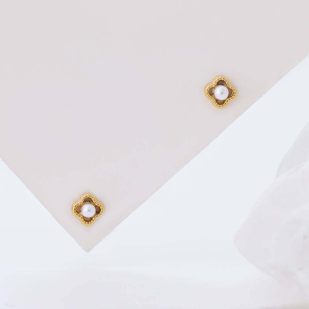 S925 Sterling Silver Four Leaf Clover Pearl Stud Earrings, 14K Gold Plated, Minimalist Tiny Pearl Earrings for Women Daily Jewelry Gift