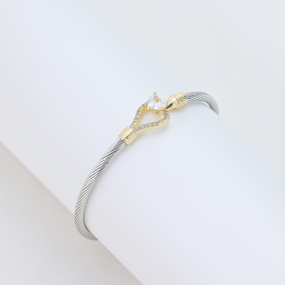 Elegant Heart-Shaped Zircon Cable Bracelet – 18K Gold Plated Stainless Steel Twisted Wire Bangle for Women | Romantic Gift for Her