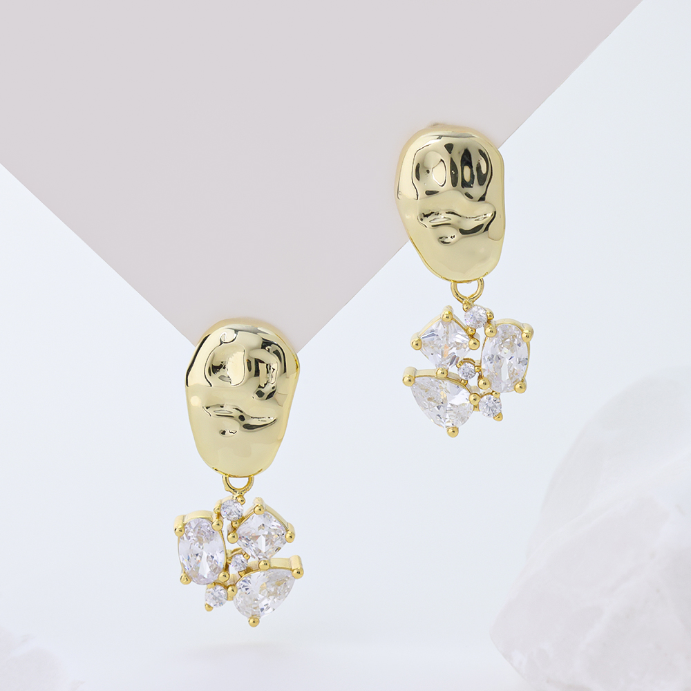Gold-Plated Irregular Drop Earrings with Zircon Cluster – Fashion Jewelry for Women