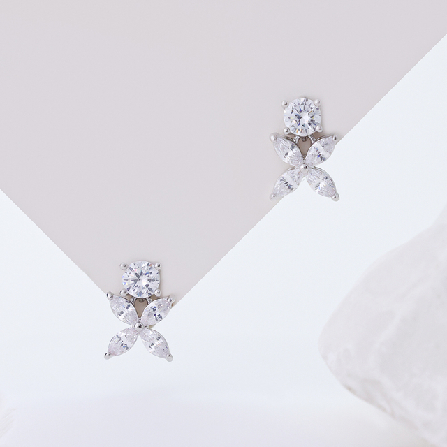 Elegant Floral CZ Stud Earrings for Women, Marquise Cut Crystal Flower Earrings with Round Center Stone, Minimalist Dainty Jewelry for Daily Wear & Wedding