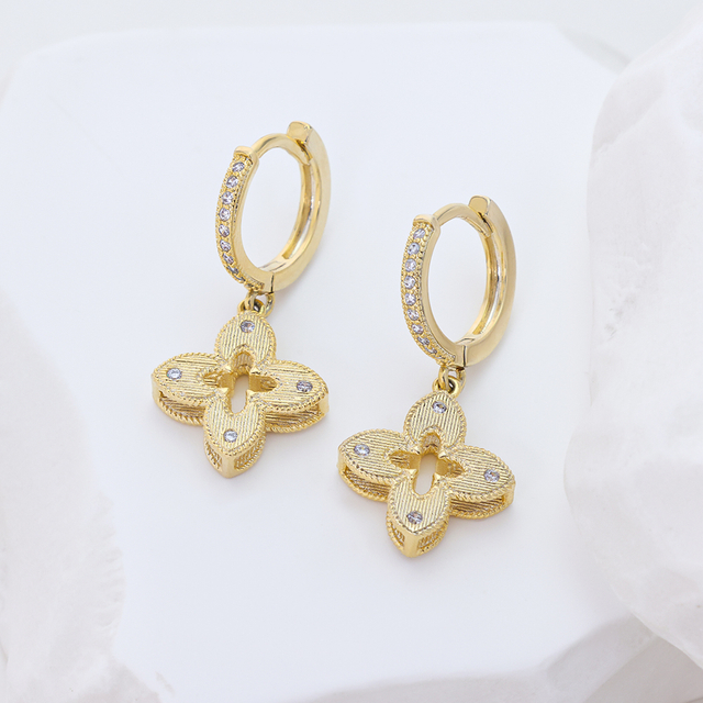 14K Gold Plated 925 Sterling Silver Four Leaf Clover Huggie Hoop Earrings, 5A AAAA Cubic Zirconia Paved Dangle Earrings, Elegant Vintage Clover Jewelry for Bridesmaids Wedding Party Daily Wear