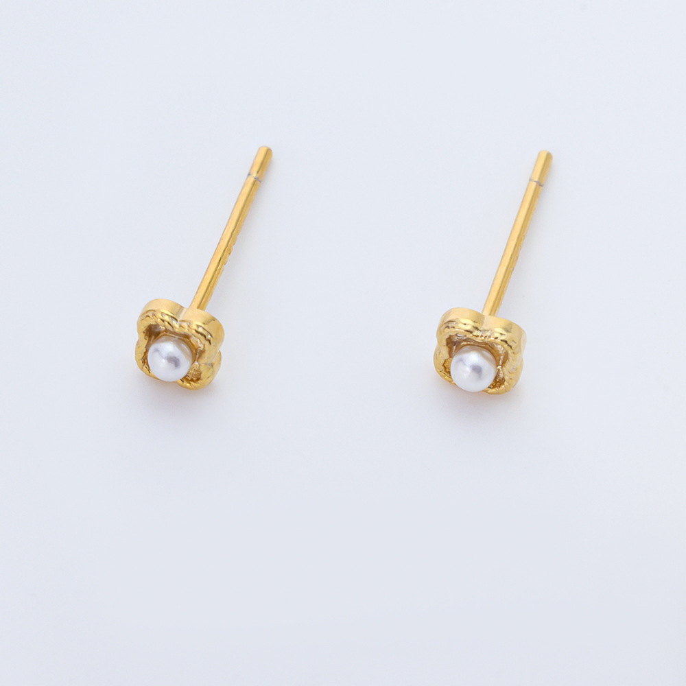 S925 Sterling Silver Four Leaf Clover Pearl Stud Earrings, 14K Gold Plated, Minimalist Tiny Pearl Earrings for Women Daily Jewelry Gift