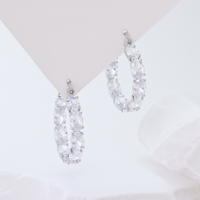 Square Earrings Flatter Face Shape Enhance Presence Goodliness