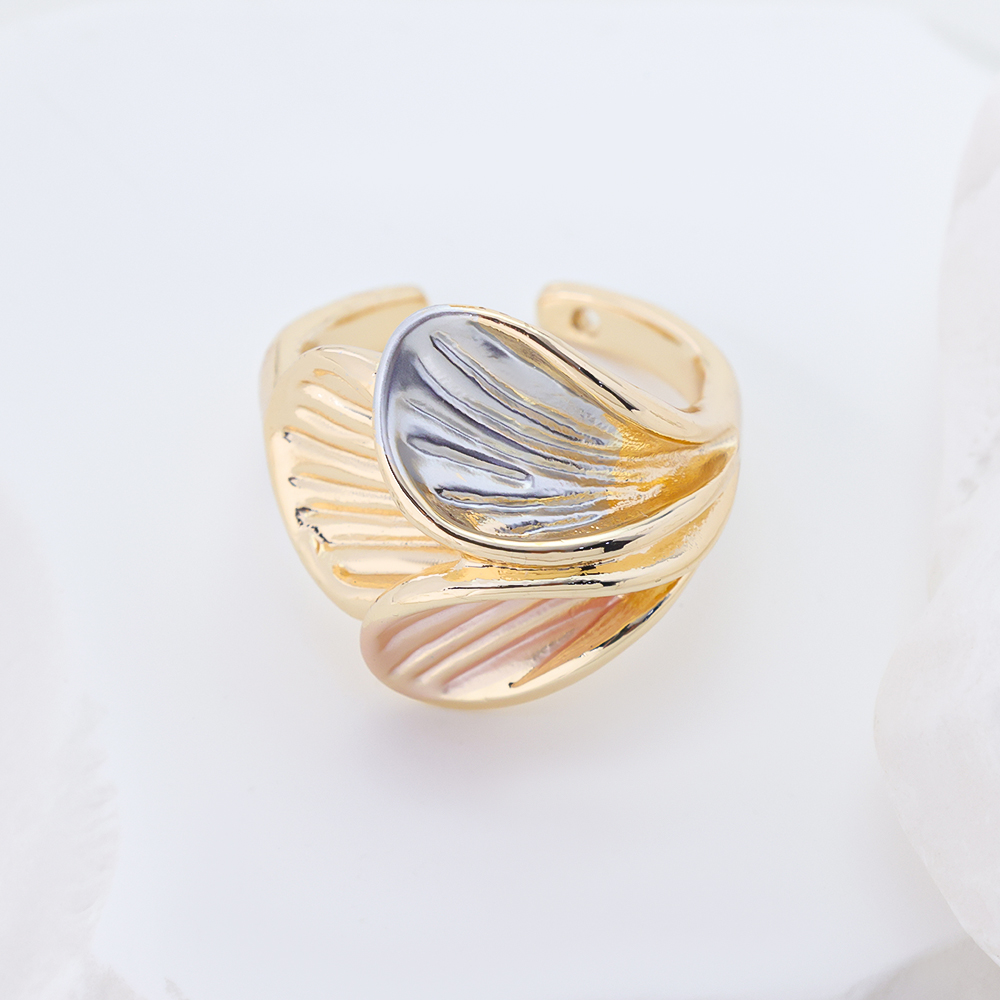 French Style Gold & Silver Shell Ring | Vintage Ribbed Open Band for Women