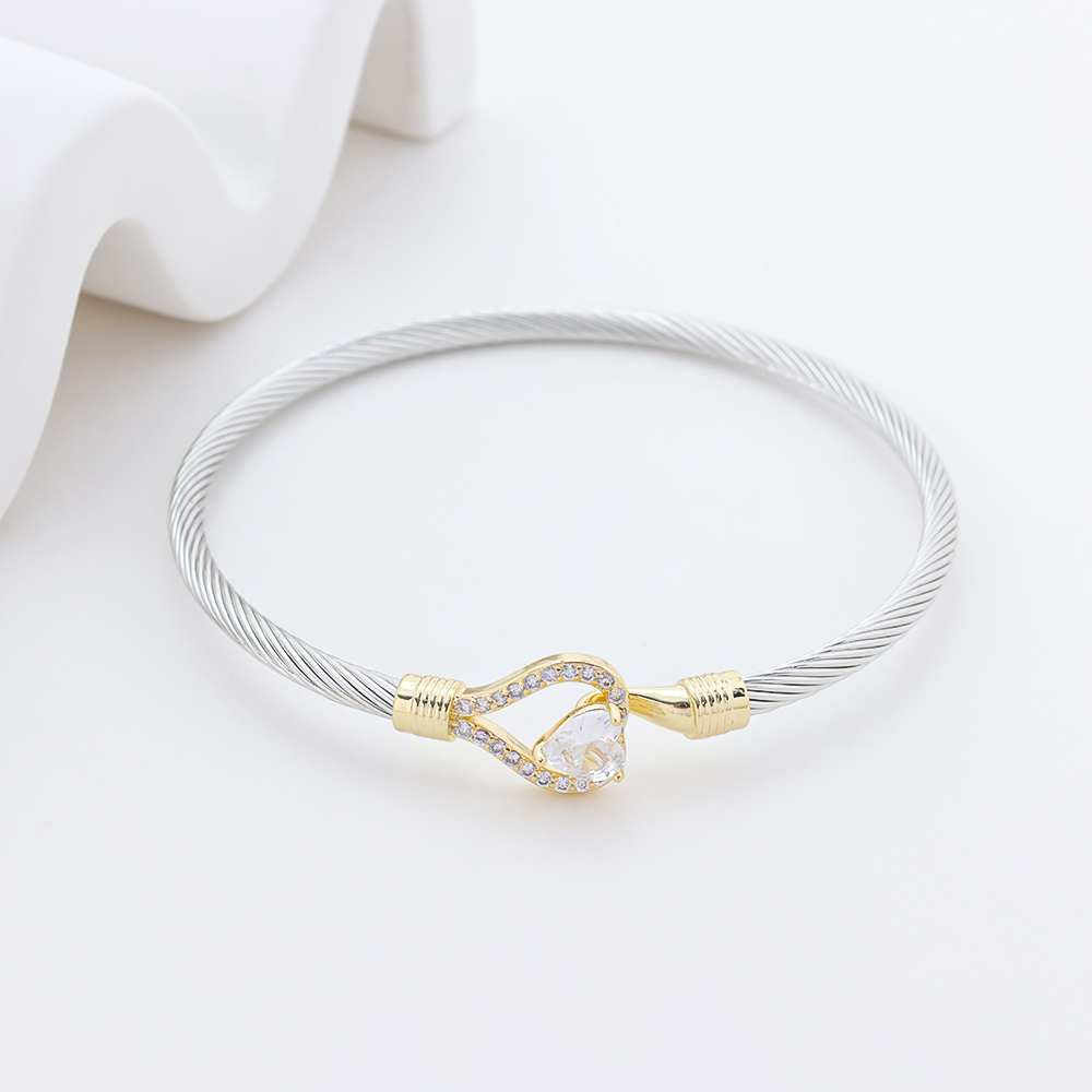 Elegant Heart-Shaped Zircon Cable Bracelet – 18K Gold Plated Stainless Steel Twisted Wire Bangle for Women | Romantic Gift for Her